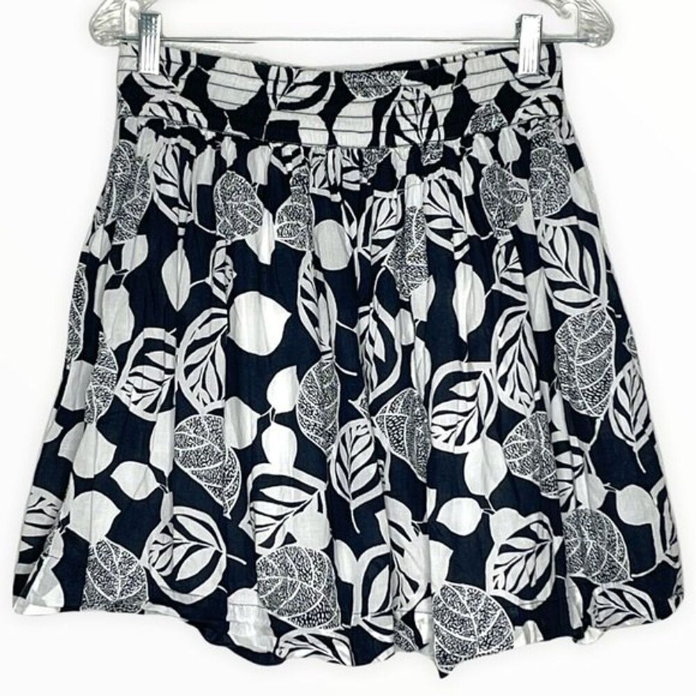 Banana Republic Skirt Women 2 Navy Blue White Floral A-Line Mini Classic Preppy